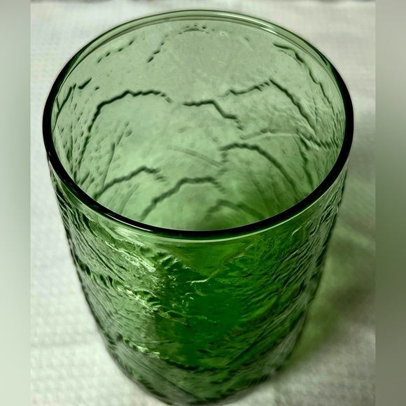 Vtg Green Glass Flower Water Vase Embossed Leaves - Picture 6 of 7